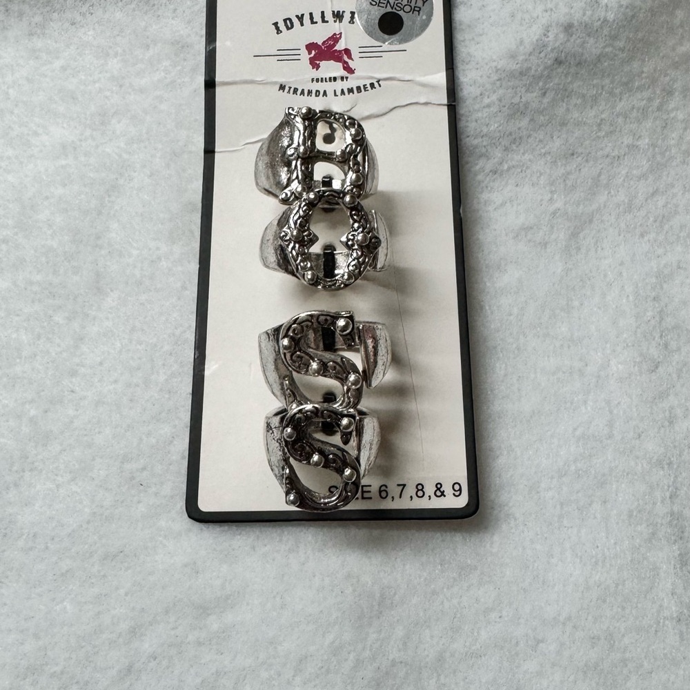 IDYLLWIND- 4 pcs. Silver Letters BOSS Rings - Picture 3 of 4